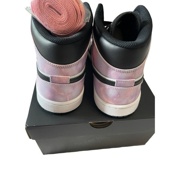 Air Jordan 1 Mid SE - Picture 4 of 9